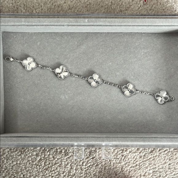 Clover  Lyra Bracelet – 18K Silver Plated