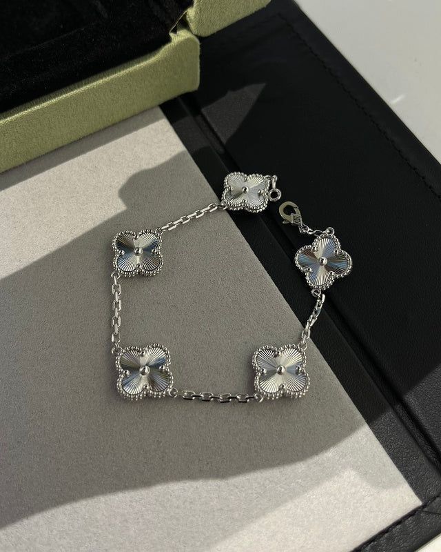 Clover  Lyra Bracelet – 18K Silver Plated